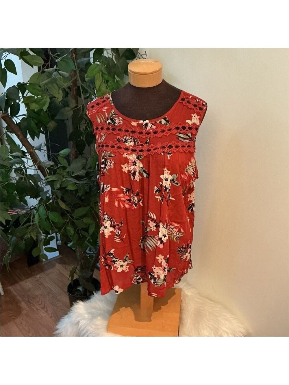 Women’s Maurices Sleeveless Tank Top with crochet details XXL NWT - Picture 2 of 15